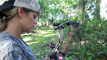 Pregnant Mom Hunts Massive Boar with new Bow!!!