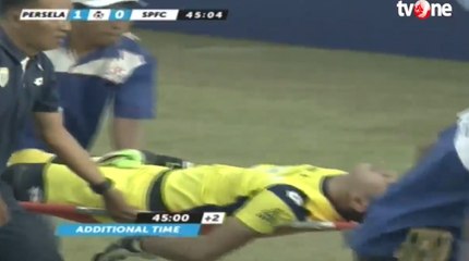 Football Goalkeeper Dies During Game