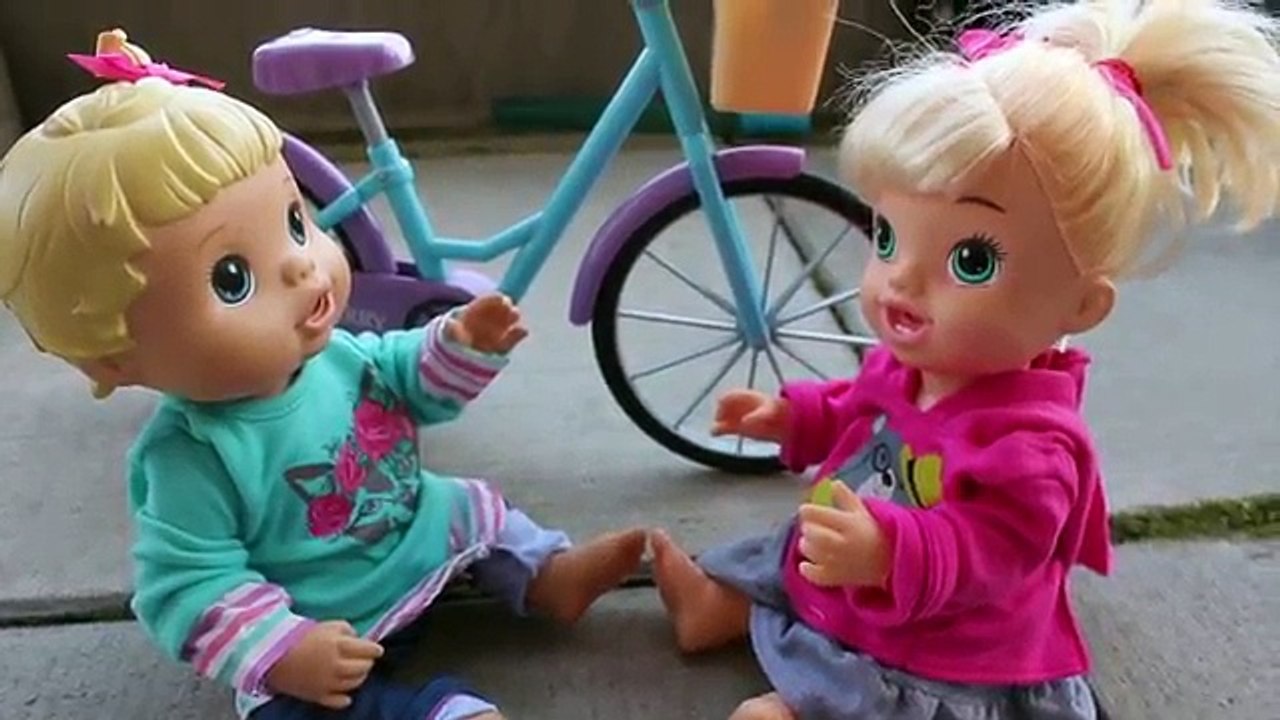 2017 Baby Alive Video: Baileys Bike Accident FALLS DOWN