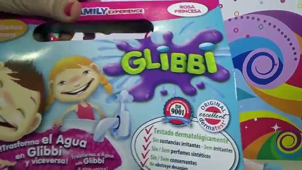 La bebé Luci se mancha de chocolate y se baña en Glibbi con Martina - Capítulo #16 -Nenuco juguetes