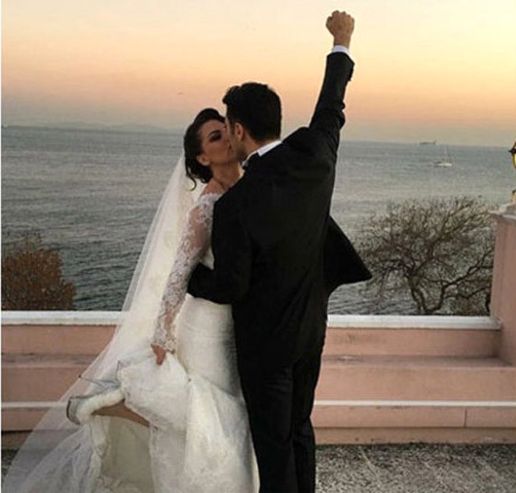 Boşanma Aşamasındaki Nez, İrem Derici'nin Eski Eşiyle Yakalandı