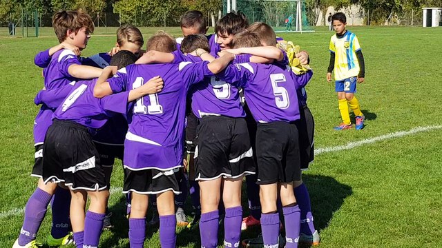 U13 (1) - 1ERE JOURNEE COUPE DU CHER du 15-10-17 à St Florent leur cri de guerre et la joie de leurs victoires