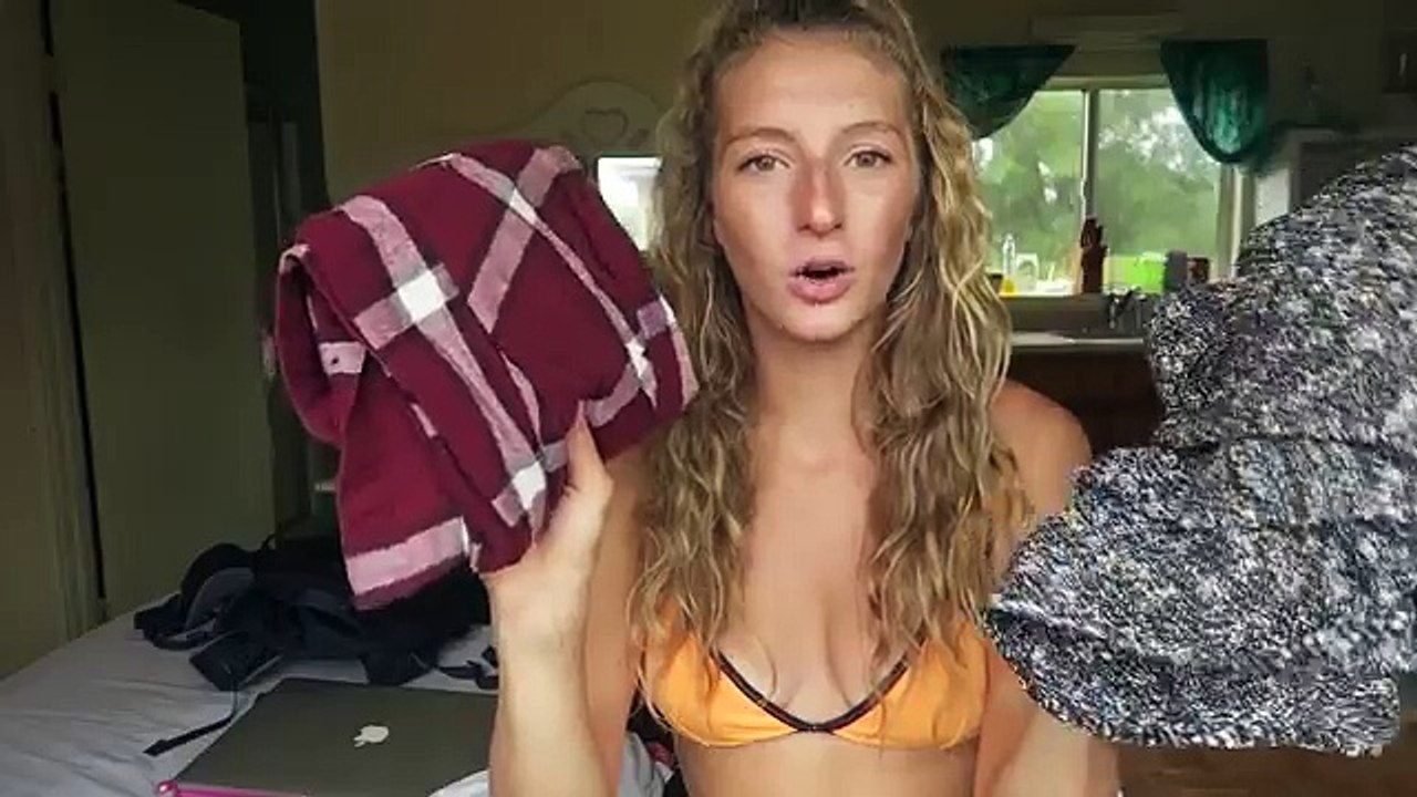 MINIMALIST TRAVELING (1 year + packing) | WHATS IN MY BAG? EVERYTHING I OWN