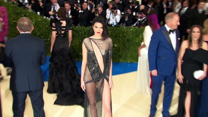 Which Kardashian Has The Best Butt - KUWTK Recap