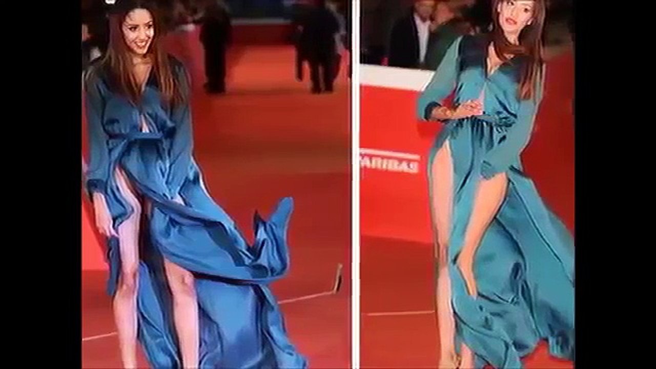 Oops moments of hollywood and bollywood !!10 Most Memorable Celebrity Wardrobe M - YouTube