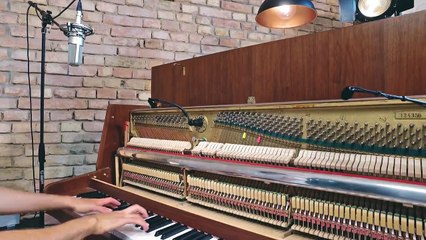 Despacito on piano and loop station