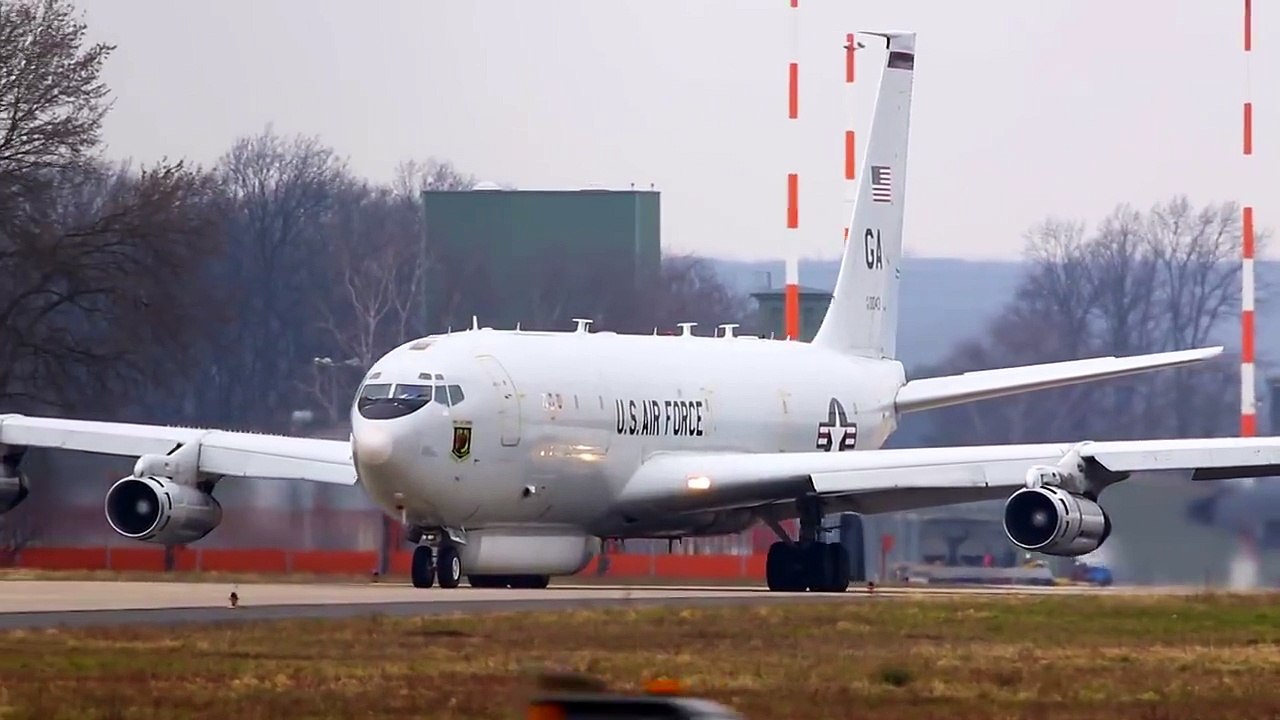 Legendary Boeing 707 Departure