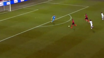 Jimmy Briand (Guingamp) trying to score despite being off balance
