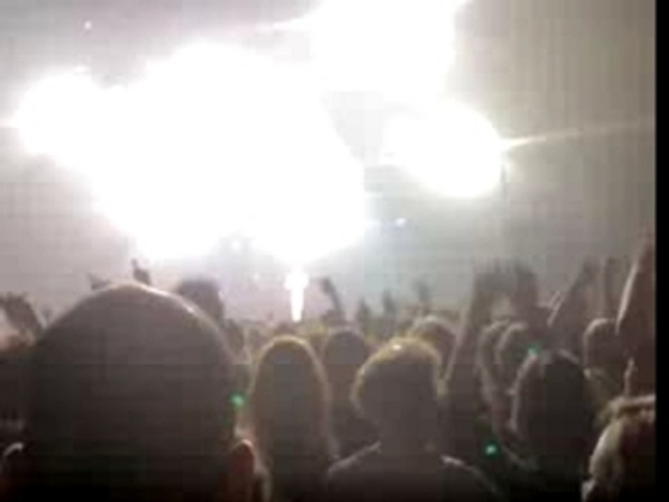 Justice - Phantom part. 2 + Phantom part.2 (Soulwax remix) (