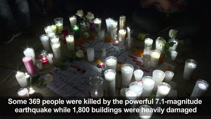 Candle tributes for quake victims in Mexico