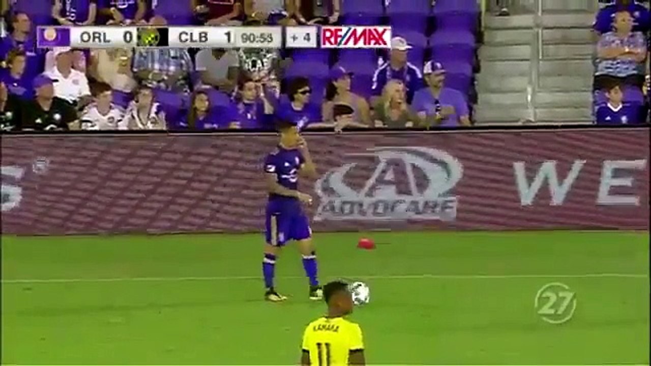 Watch: When Lionel Messi Tried To Catch Kaka In 20062