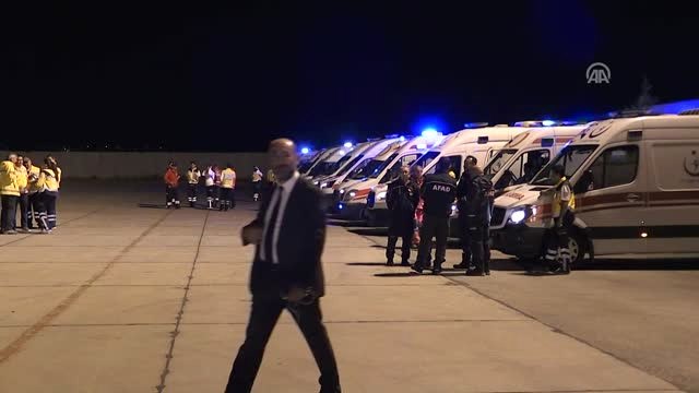 Somali'deki Bombalı Saldırıda Yaralanan 40 Kişi Türkiye'ye Getirildi (1)