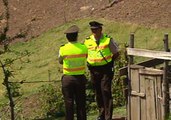 El cuerpo de una mujer sin vida fue encontrado en un terreno baldío en Quito