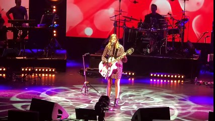Jour 1 - Louane - Leurs Voix Pour L'Espoir 6- Olympia - 12.10.17 -