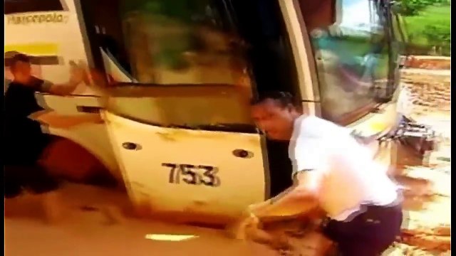 AS PIORES ESTRADAS DO MUNDO - TRUCKS in Extreme Conditions 2017