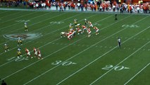 freeD: Alex Smith threads the needle between two defenders on pass to Kareem Hunt | Week 6