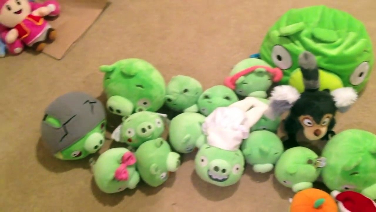 Angry Birds Plush: The Pigs Spring Break
