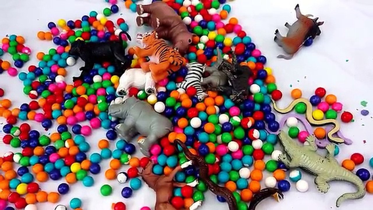 Sliding Colorful Gumballs Filled With Zoo Wild Safari Animal Toy Surprises/Learn Colors And Animals