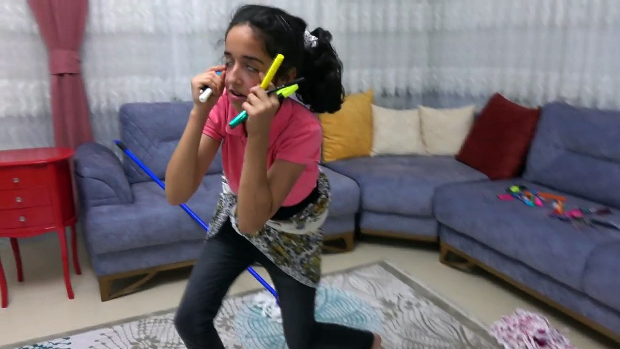 Titiz Fırça Makyaj Yapmaya Kalkışıyor Kaçııın!!