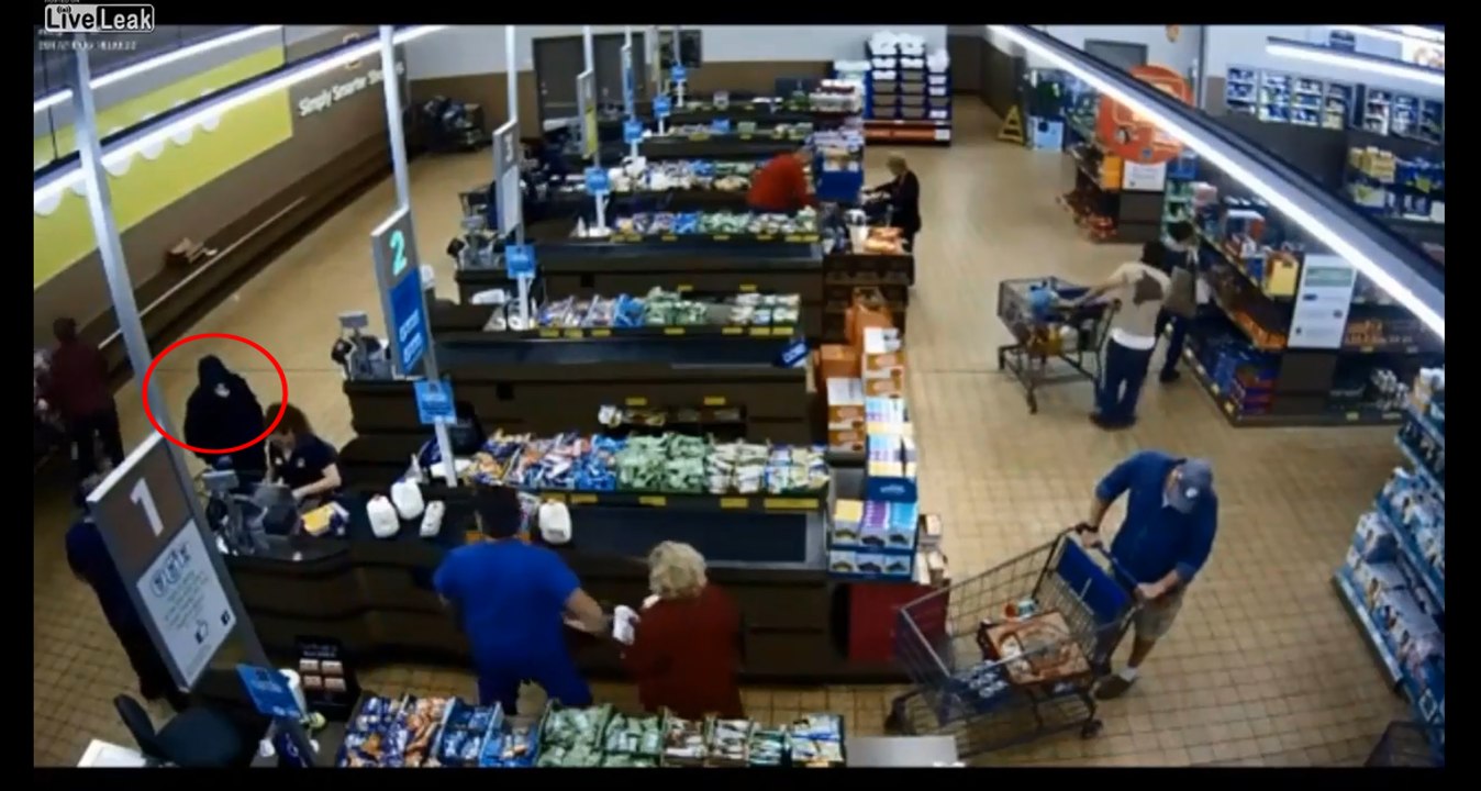 Il braque la caissière d'un magasin Aldi, mais son plan tombe à l'eau.