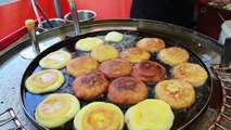 Best Korean Street Food: Hotteok in Seoul (Insadong)