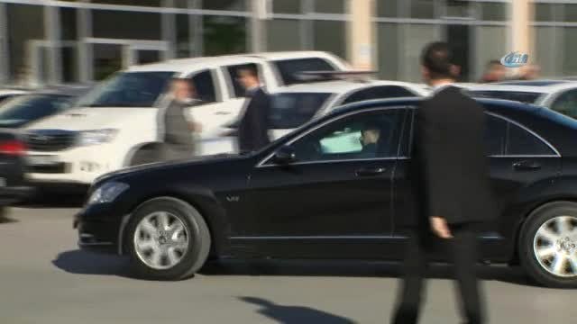 Meclis Başkanı İsmail Kahraman, Deniz Baykal'ı Ziyaret Etti