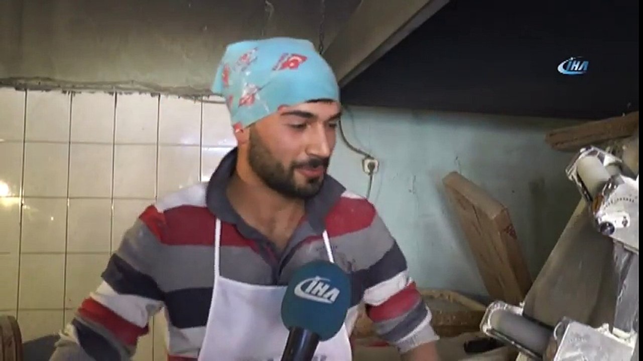 Fenomen Lavaş Ustasının Videosu İzleyenleri Gülmekten Kırıp Geçiriyor