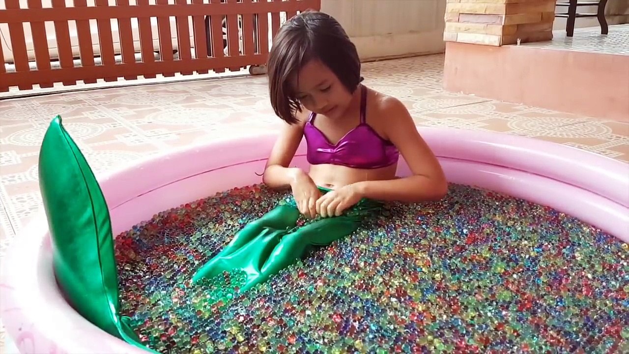 น้องควีน ใส่หางนางเงือก แช่สปา ออบีซ ใน สระน้ำเป่าลม