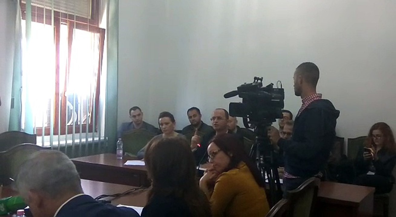 Bushati debat me Pollon