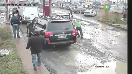 Furto d'auto un pò esagerato..