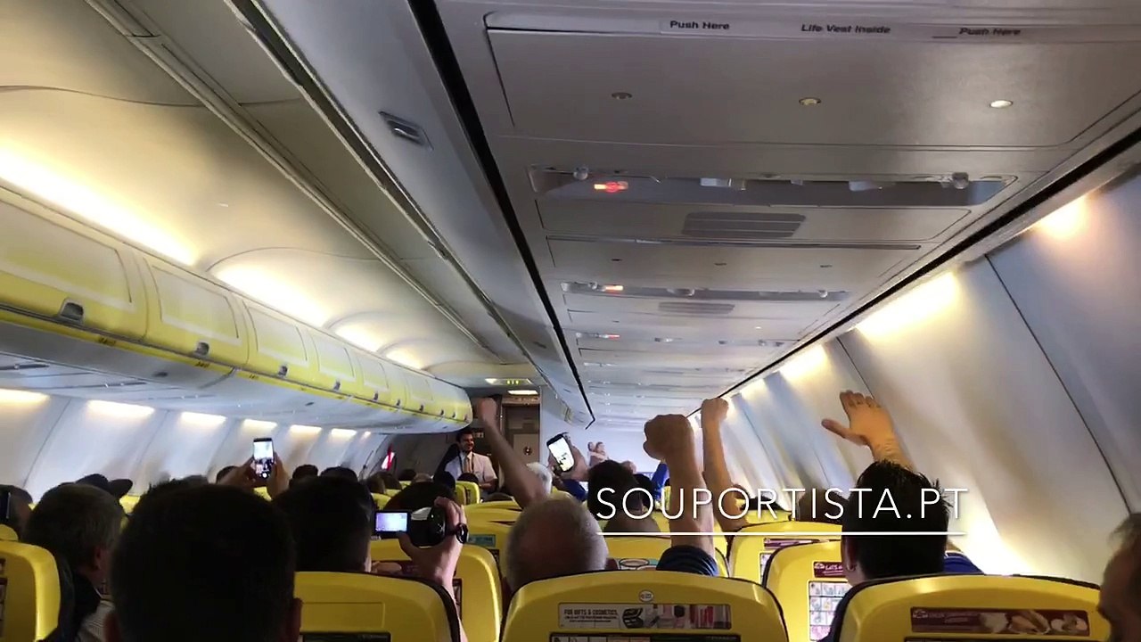 Ryanair coloca hino do FC Porto em pleno voo comercial! Vê Aqui