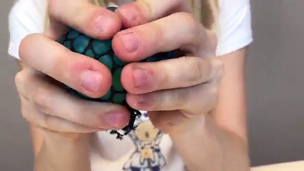 РЕЖЕМ ИГРУШКИ Что Внутри Лизуна и Антистресса