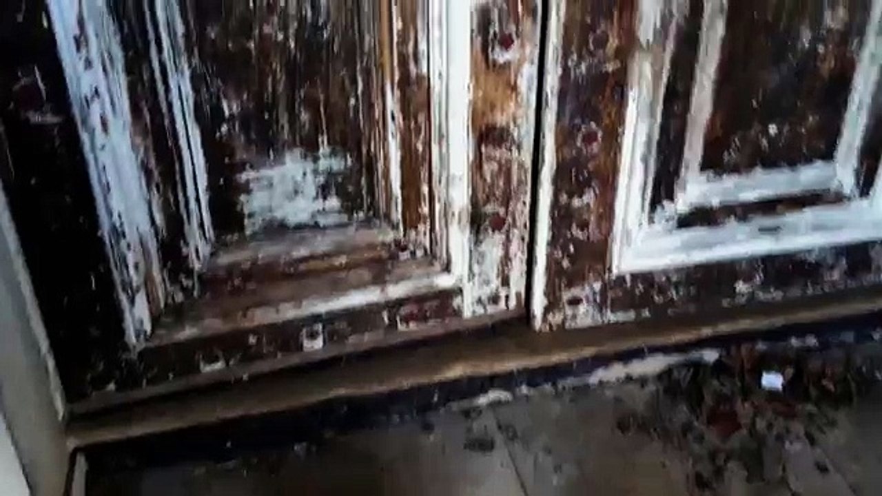 SCARY GIRL CAUGHT ON TAPE (WARNING! MAKES YOU JUMP)