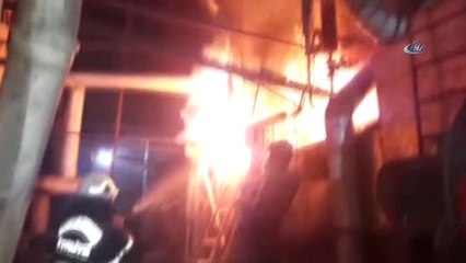 Boya Fabrikasındaki Yangın Korkuttu