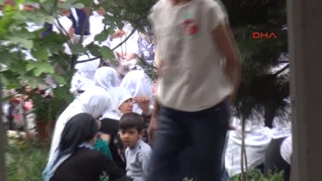 Şırnak Silopi'de Bir Evin Duvarını Yıkıp İki Kardeşin Ölümüne Neden Olan Tutuklu Polis Memuru...