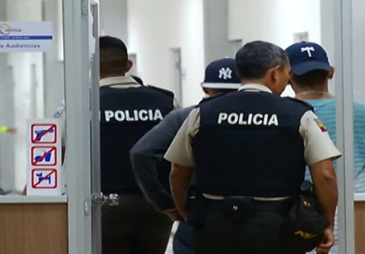 Dos hombres fueron detenidos por posesión de arma al sur de Guayaquil