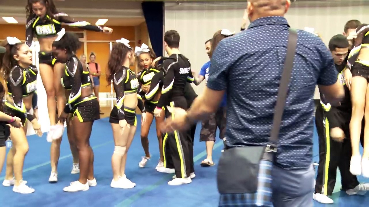 Cheerleaders Season 5 - Ep 39 - No Fun in the Sun