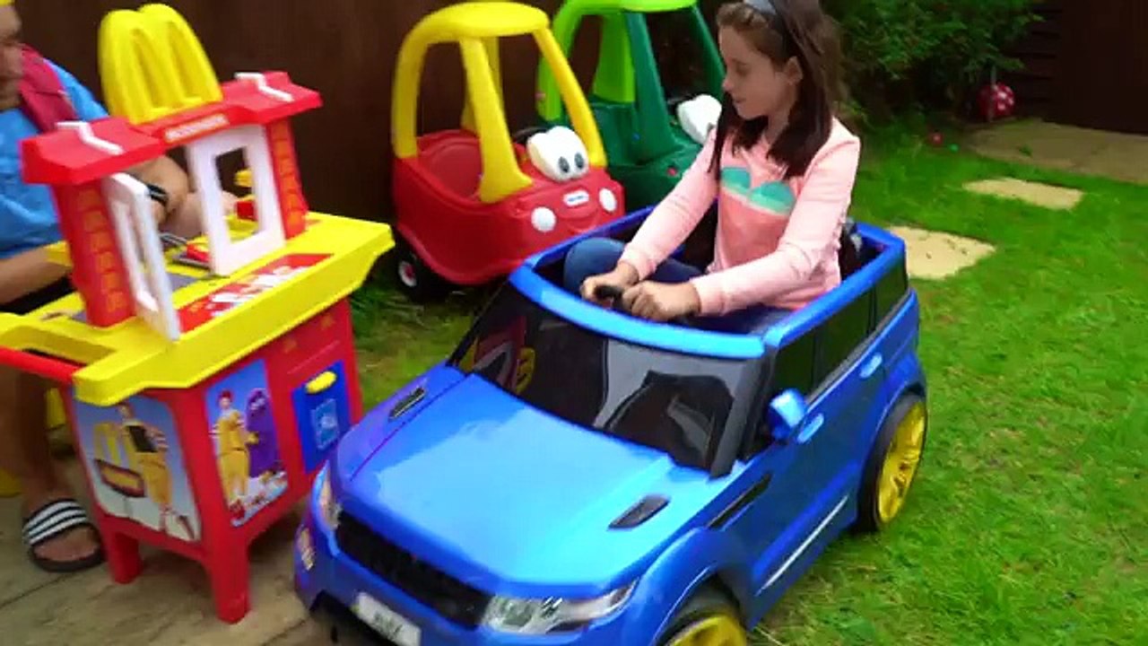 MCDONALDS DRIVE THRU * Little Brother Prank Sister eating Real Pizza *