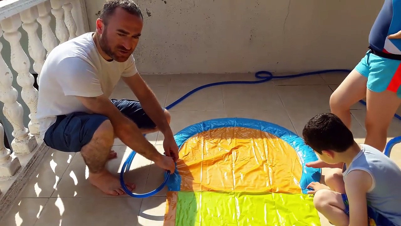 Çılgın Su kaydırağında 5 dakikada Cipsleri karşıya taşı ödülü kazan, Doritos, Patos, Lays