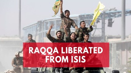 Скачать видео: US-backed Syrian Democratic Forces celebrate eradicating Isis from Raqqa