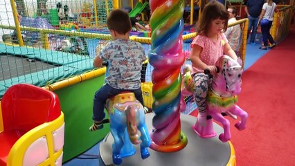 Playground Family Fun for Kids●Play Center Slides●Playroom with Balls