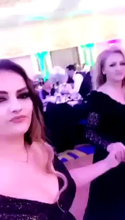 Motrat Mustafa e 'mbajtën' nejën në dasmën e Labit