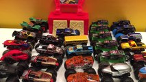 26 MONSTER JAM Truck Front Flip Battle Grave Digger Max-D El Toro Loco Crushstation