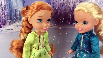 Frozen Elsa and Anna Toddlers Bubble Gum Bubble! Plus more in 4K!