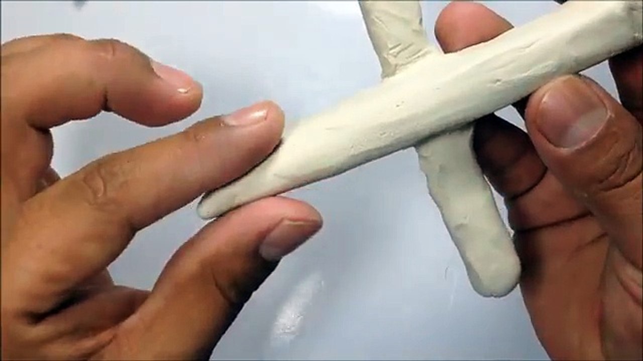 Como hacer una avión JET de plastilina / how to make an JET airplane with clay