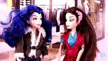 Should Frozen Elsa go on a DATE with Jack Frost or the New Prince? Descendants Evie, Barbie Play Doh