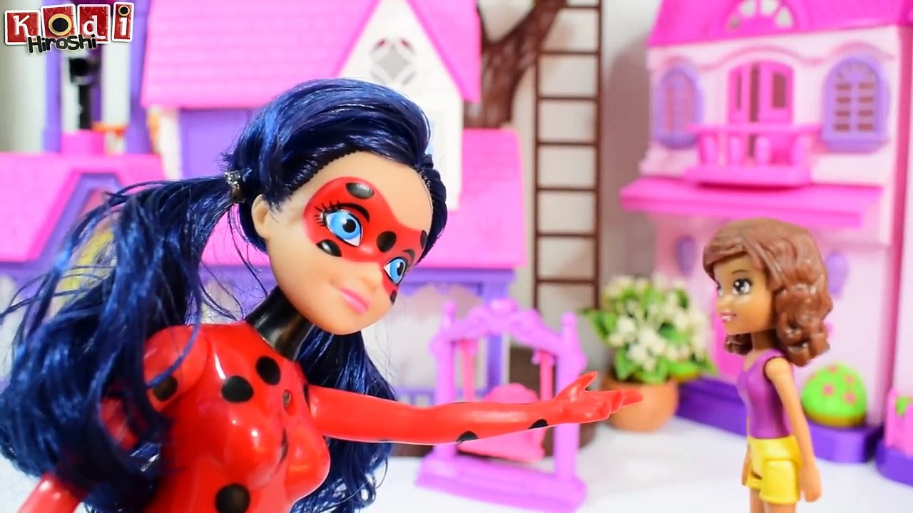 POLLY POCKET DIA DE MUDANÇA PARA A NOVA CASINHA NOVELINHA POLLYVILLE MINI BONECA KODI HIROSHI