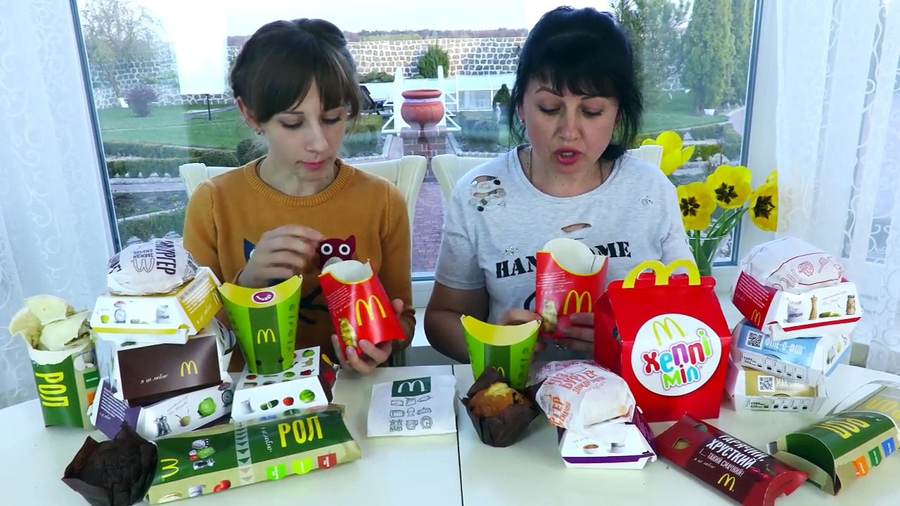ВСЕ МЕНЮ McDONALDS НА ДВОИХ С МАМОЙ / ЧЕЛЛЕНДЖ