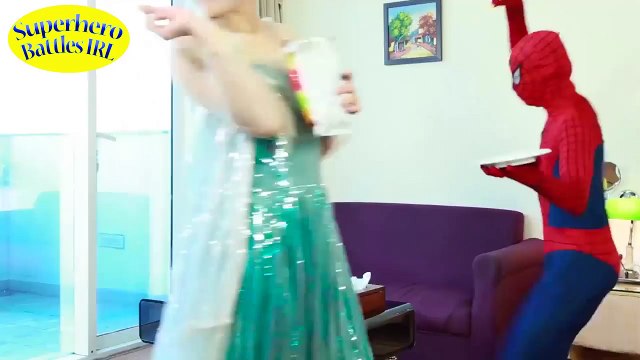 Frozen Elsa DEATH and HYPNOTIZED VS Vampire BITE! w/ spiderman VS Batman superhero IRL!!