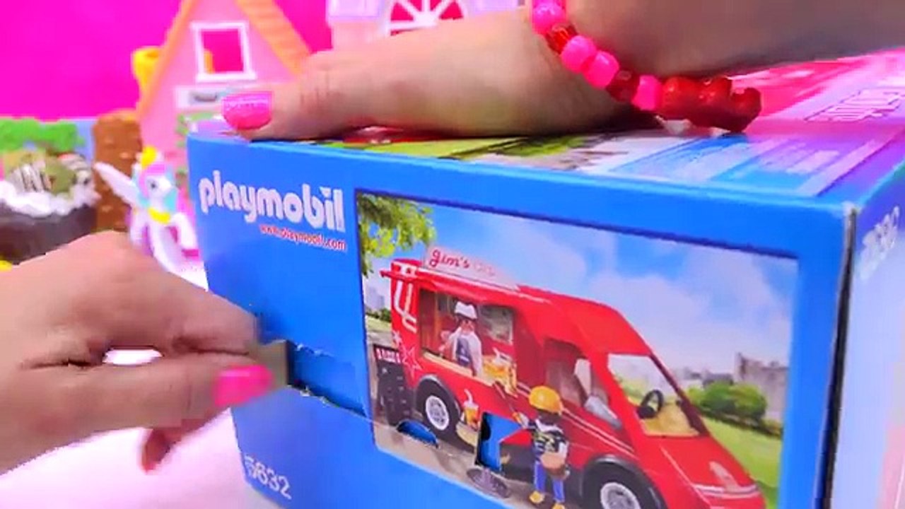 Playmobil Fast Food Truck Car with Burgers, Fri...